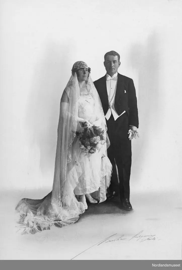 Bryllupsbilde av Oscar G.Denison og Gunvor Schjølberg.