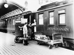 Stemningbilder fra gamle Oslo Østbanestasjon