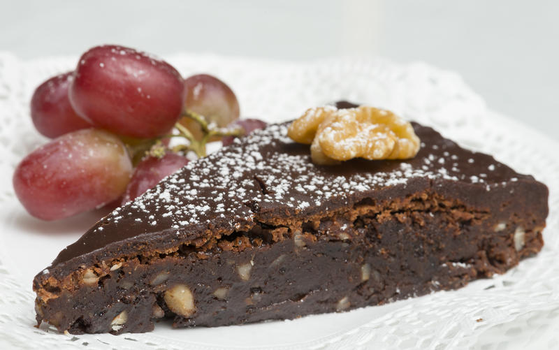 Bohemkake – en rik sjokoladekake med nøtter