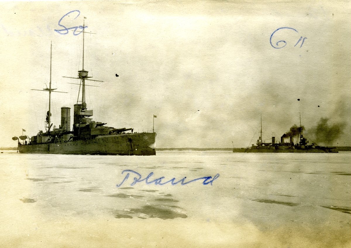 Fartyget Oscar II på Åland 1917-18+ fartyget Sverige närmast i bild.