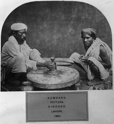 8807. Pottemagere fra Lahore. Indien.