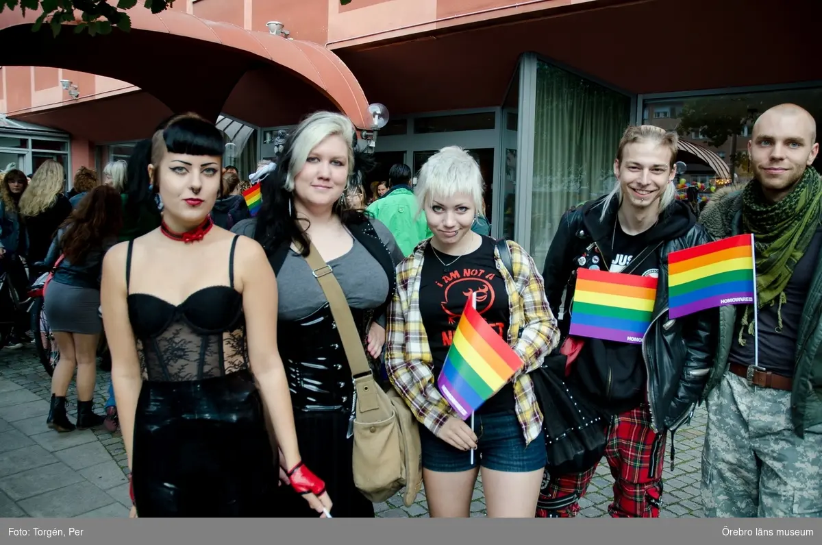 Dokumentation av Örebro Pride 2013, den 31 augusti 2013.
Förträff vid Scandic Grand Hotel.