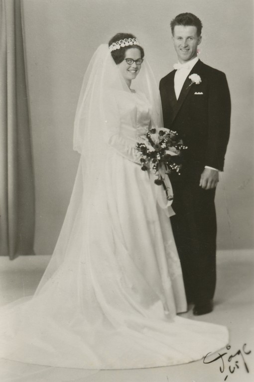 Brudebilde av Karen Johanne f. Thue (1941 - ) og Harald Sikveland (1941 - )