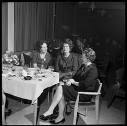 Jubilantfest for damer. Fra kaffebordene.