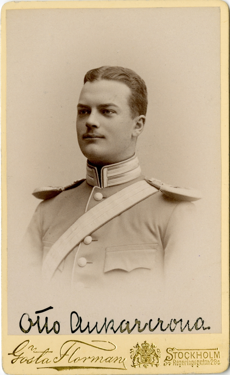 Porträtt av Hugo Nicolaus Otto Theodor Ankarcrona, officer vid Livgardet till häst K 1.

Se även bild AMA.000780.