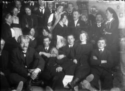 Fotsamling etter Hans Tveito. Fra bryllupet til Helvig Tveit