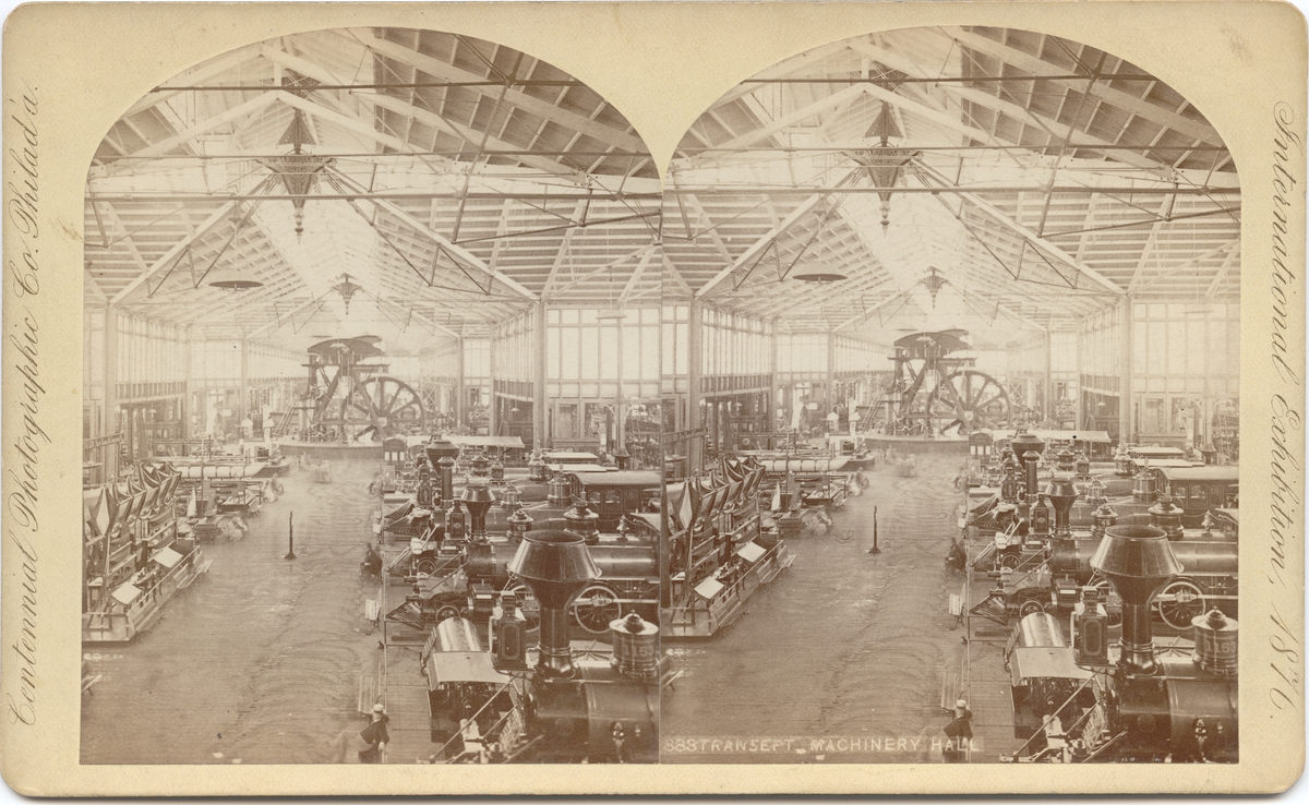 Stereobild med motiv av maskinhallen i Världsutställningen i Philadelphia 1876.
