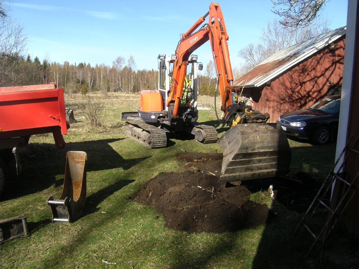 Arkeologisk förundersökning, schaktning, Sikhjälma, Hållnäs socken, Uppland 2014