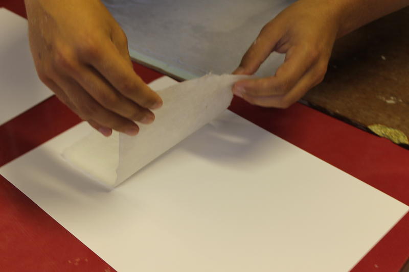 Each piece of hand-crafted paper is completely unique, like no other. (Foto/Photo)