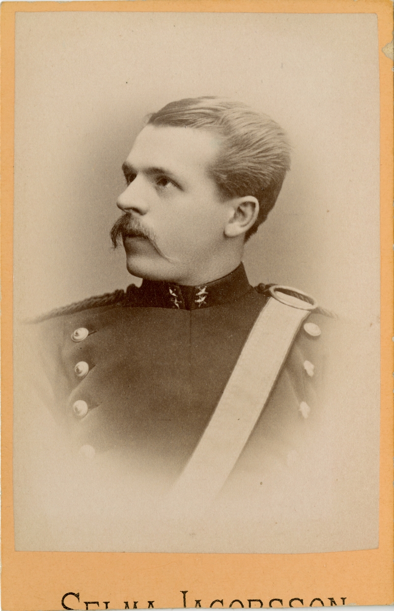 Porträtt av Otto von Feilitzen, löjtnant vid Svea artilleriregemente A 1.

Otto von Feilitzen var föreståndare för Artillerimuseum (Armémuseum) 1902-11.
