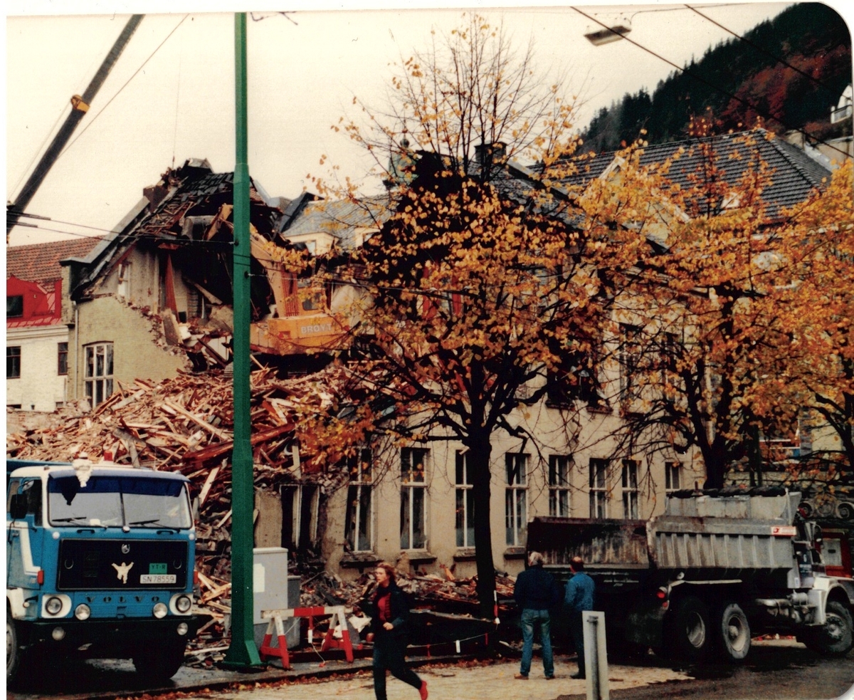 Riving av bygning i Allehelgensgate, Bergen.
