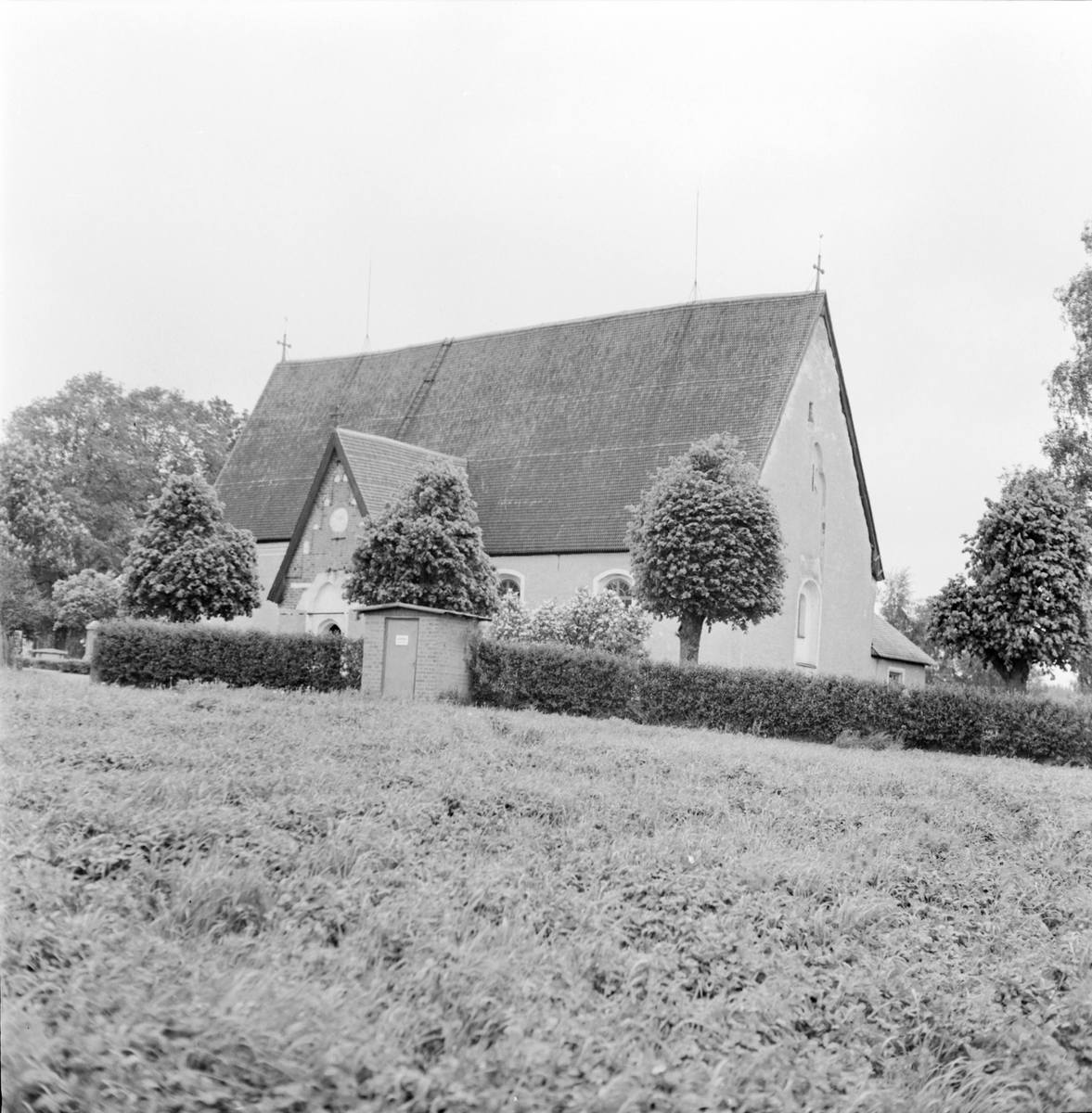 Vy mot Sparrsätra kyrka, Uppland 1968