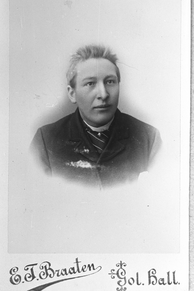 Portrett av Olav Amundsen Møllerplass.
