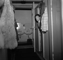 Nationaltheatret bak kulissene. .Serie med fotografier fra t