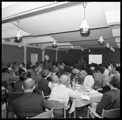 Besøk av husmorlag for distriktet.