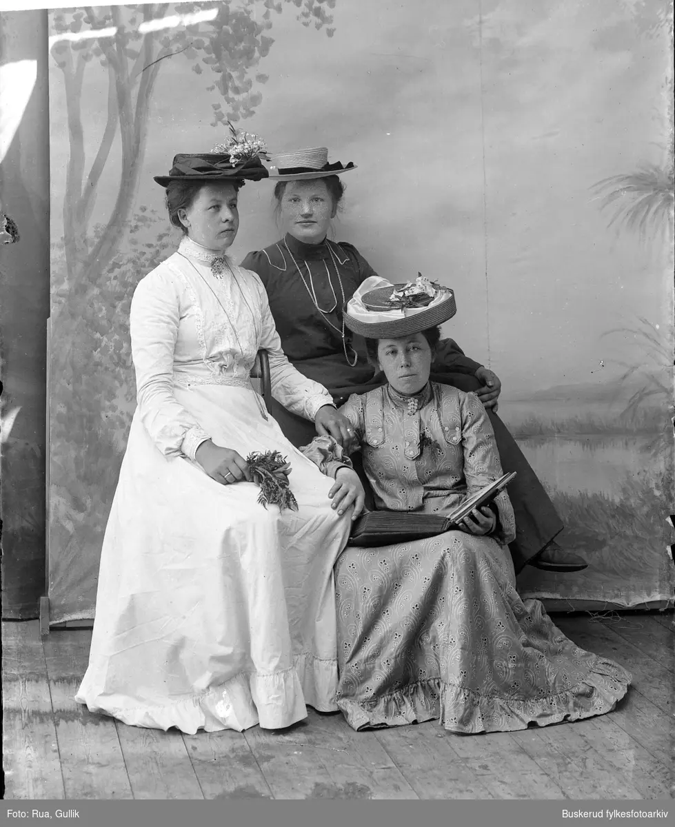 Tre kvinner 
Janna Leira, , Ingeborg Haugen, Maren Viseth