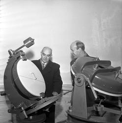 Solobservatoriet på Harestua, professor Svein Rossland og (s