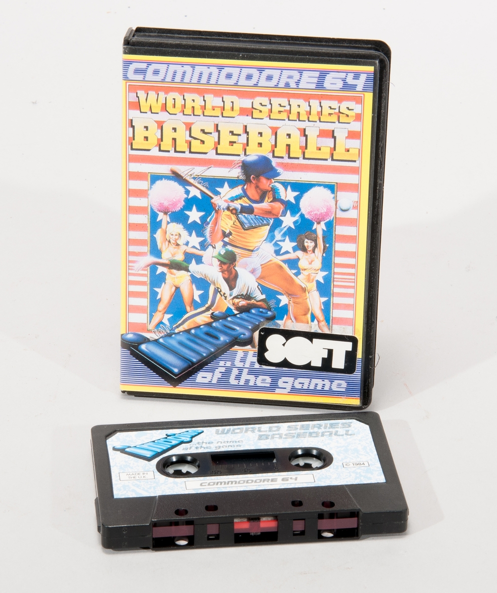 Datorspel till Commodore 64. Standardkassett och spelanvisningar i fodral av svart plast.
