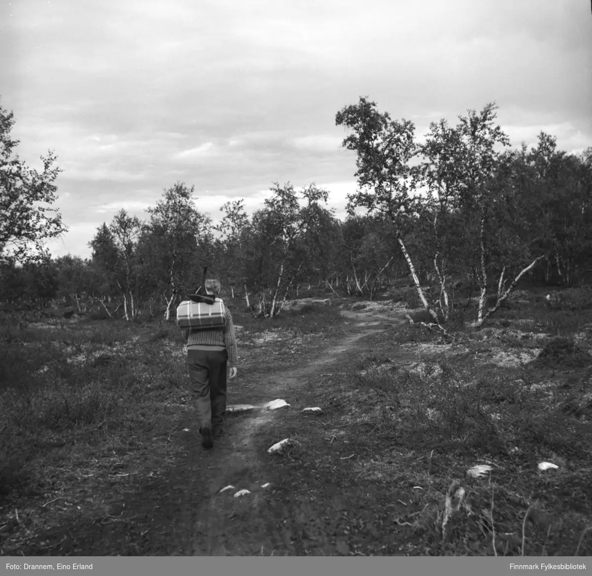 Søren Gabrielsen fotografert på tur i skogen.