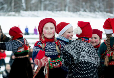 Norsk Folkemuseums Dansegruppe på julemarkedet på Norsk Folkemuseum (Foto/Photo)