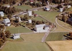 Flyfoto fra Solstad på Tingvoll. Bildet er datert 30. juli 1