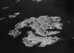 Navnet Grip tilhører en samling av små øyer, omgitt av holme