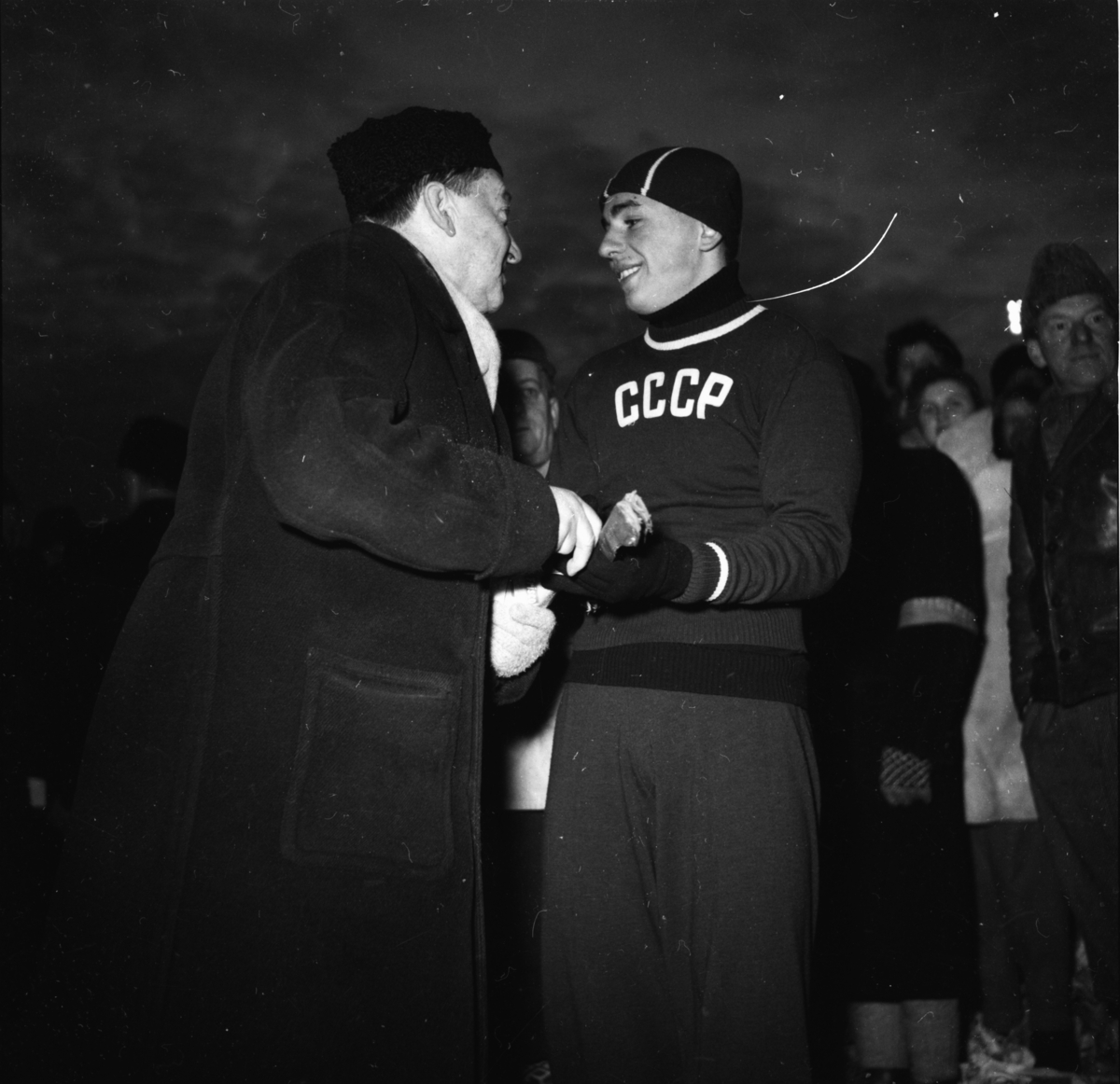 Vardens arkiv. "Skøytelandskamp Sovjet-Norge, Bislett"  13-14.02.1954