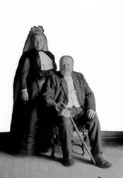 Portrett av et eldre par, bakgrunnen er fjernet, jamfør bild