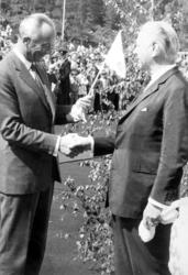 fra åpningen av Kvernberget, Kristiansund flyplass, den 30. 