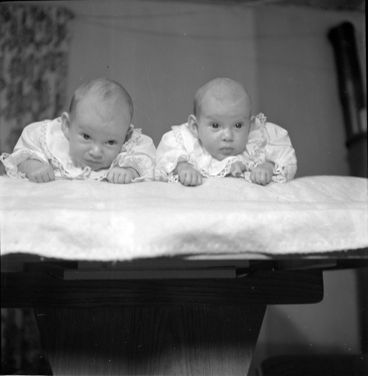 Signe Presthus Lundkvist med tvillinger