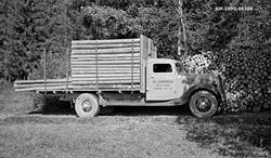 Transport av cellulosekubb med lastebil. Fotografiet er tatt