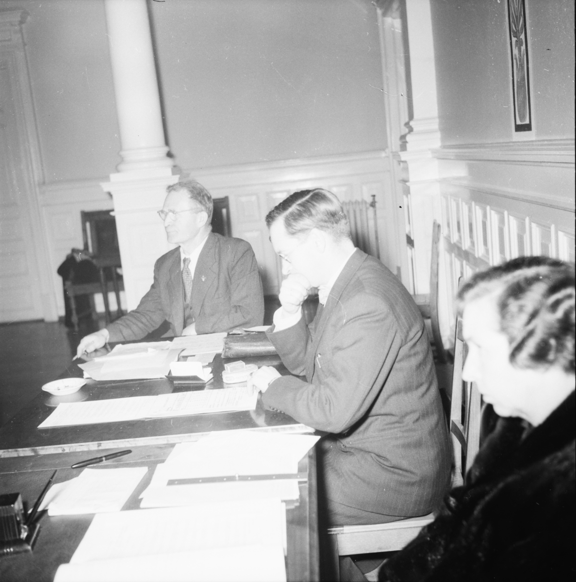 Vardens arkiv. "Skolestyremøte i Porsgrunn. Linge og Opsund grammatikken"  22.01.1954