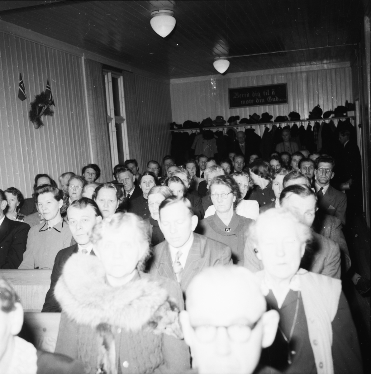 Vardens arkiv. "Frikirkens 70 års jubileum"  17.01.1954