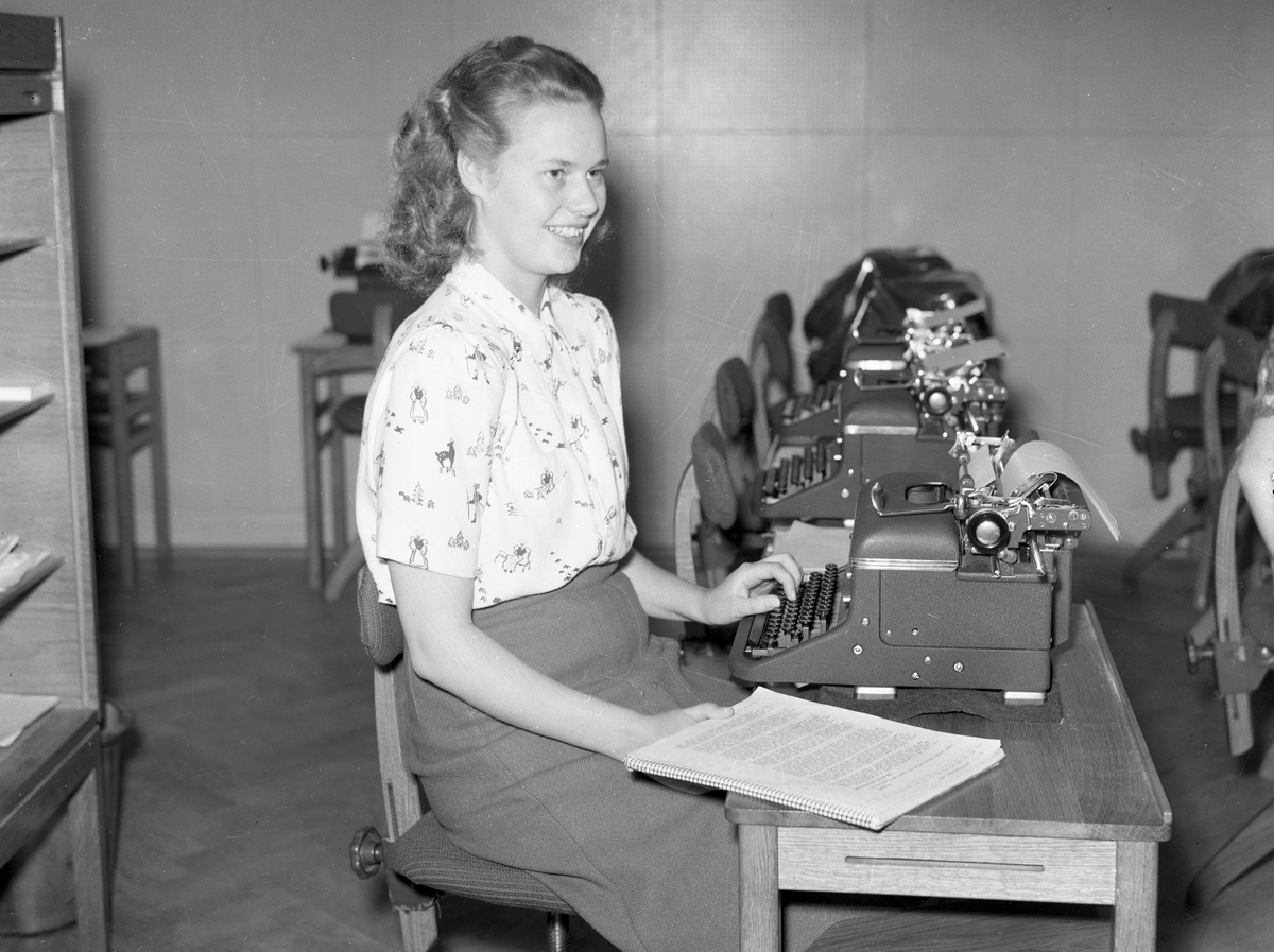 Maskinsskrivsutbildning i i Åtvidabergsinstitutets regi 1948.