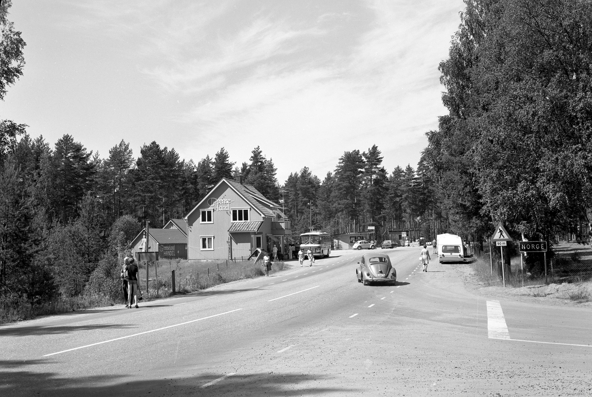 Bildserie tagen i västra Värmland med gränstrakter i juli 1971.