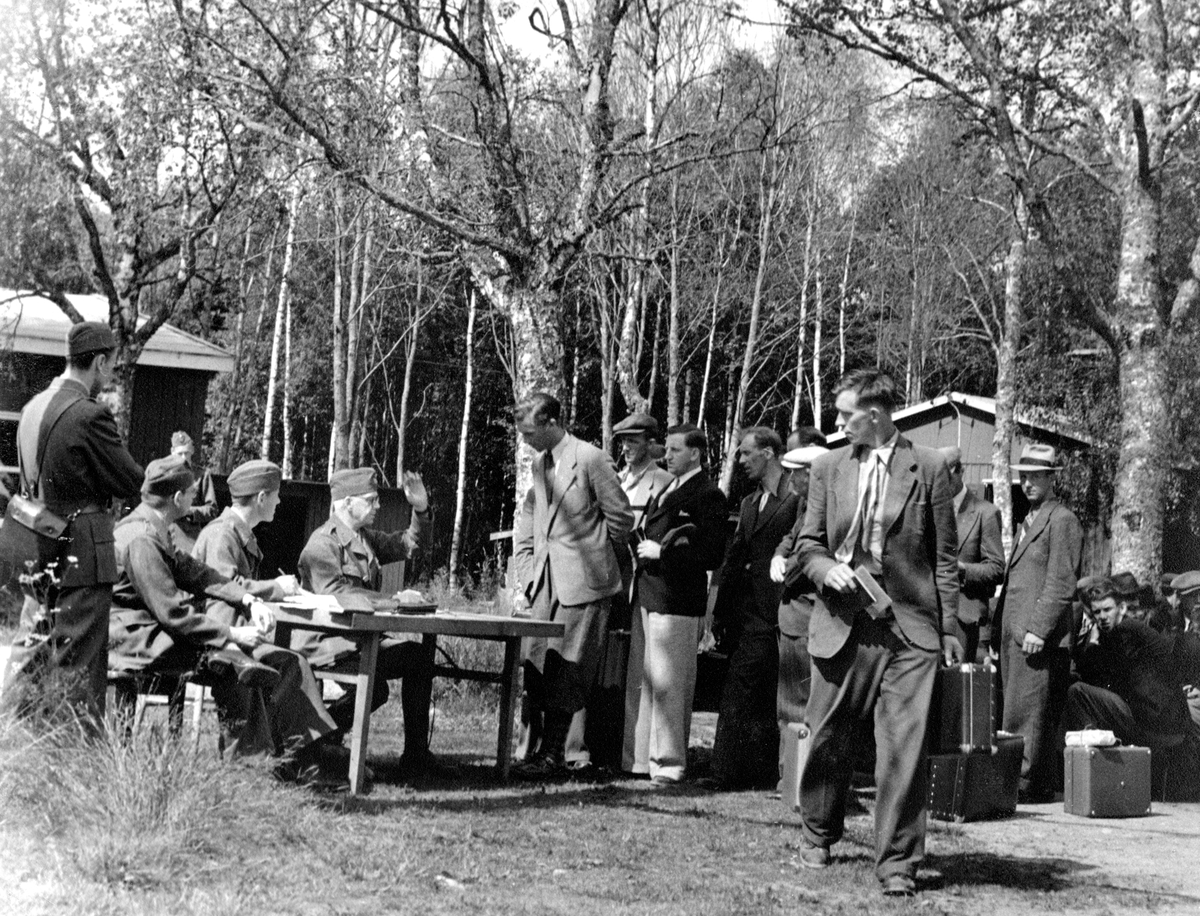 Inryckning till repövning någonstans i Karlstadstrakten, kanske vid Trossnäs, i slutet av 1940-talet.
