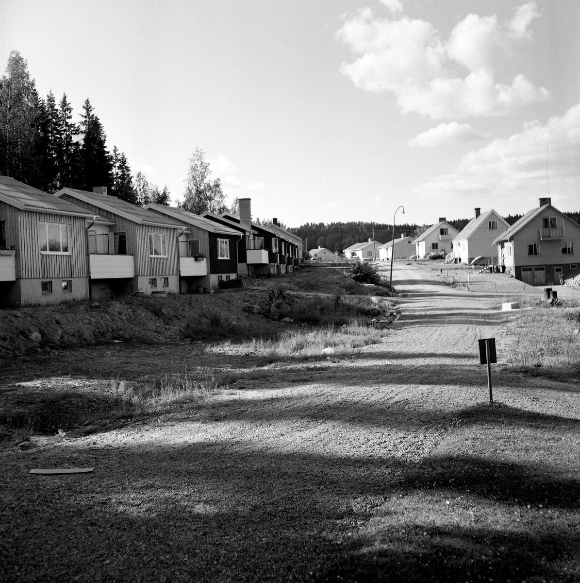 Någonstans i Värmland - från slutet av 1950-talet: Lysvik. Lämna gärna en kommentar om du vet något om bilden.