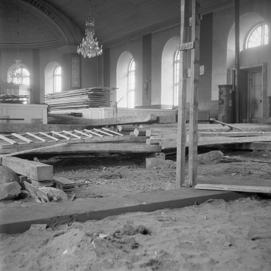 Torpa kyrka. Restaureringsarbete 1949.