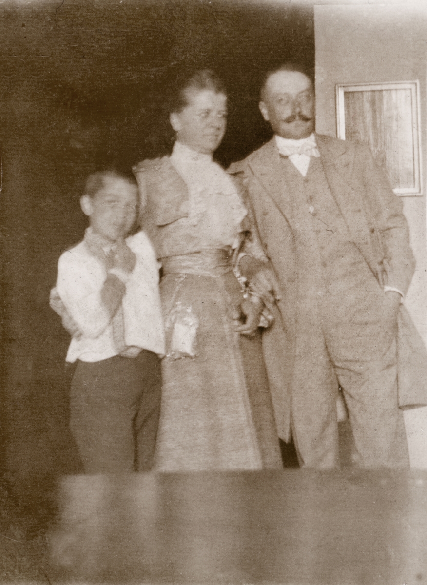 Claes och Caroline Lagergren med äldste sonen Claes Leo.