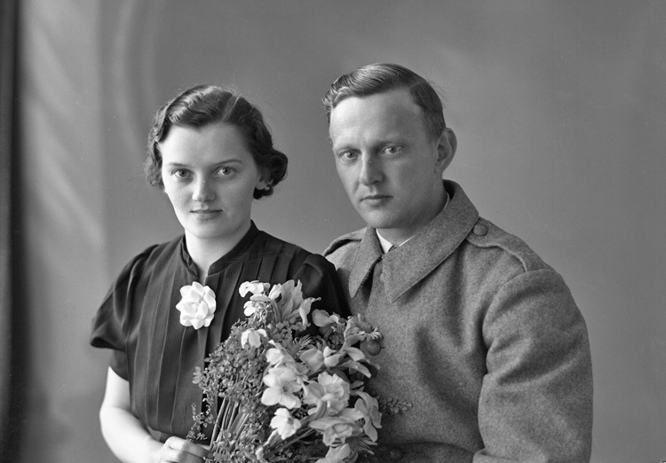 Makarna John och Gertrud Johansson, Blädinge. Bröllopsbild, 1940.