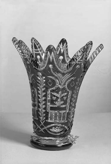 En brudkrona av glas från Orrefors, formgiven av Edward Hald.