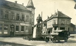 Sarpsborg. Lilletorvet. Olav den Helliges statue.