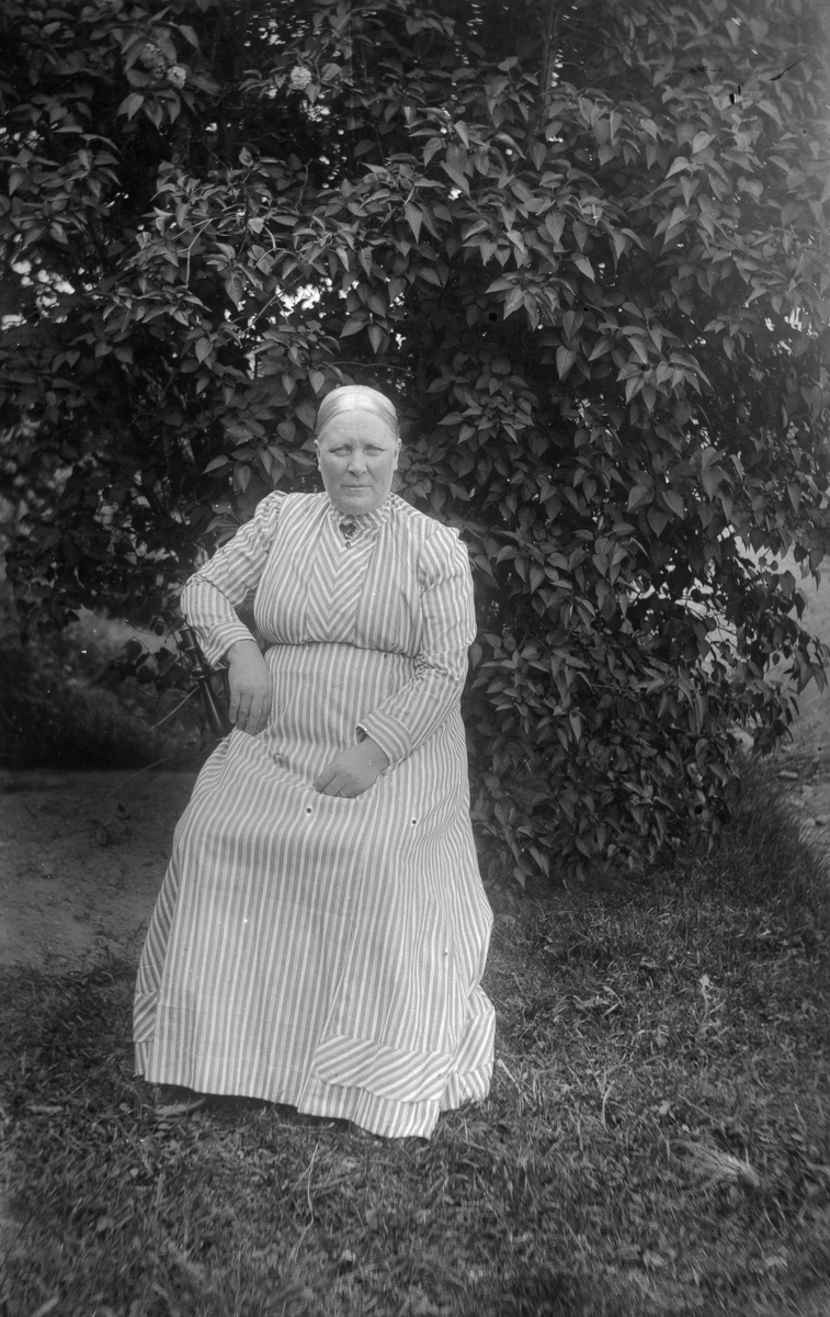 Sara Ek, född 1858.