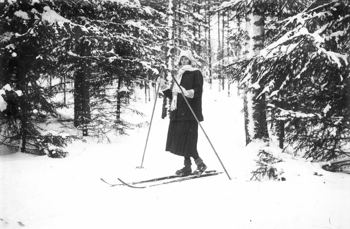 Emil Nilssons fästmö Anna Andersson.