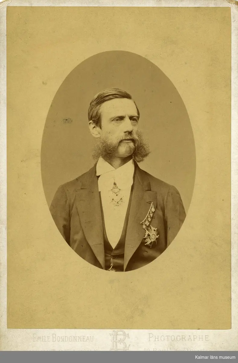 Greve Pehr Ambjörn Sparre, född 1828 i Karlskrona, död 1921 i Paris. Uppfinnare, politiker m.m. Ylleväveri i Kalmar 1878