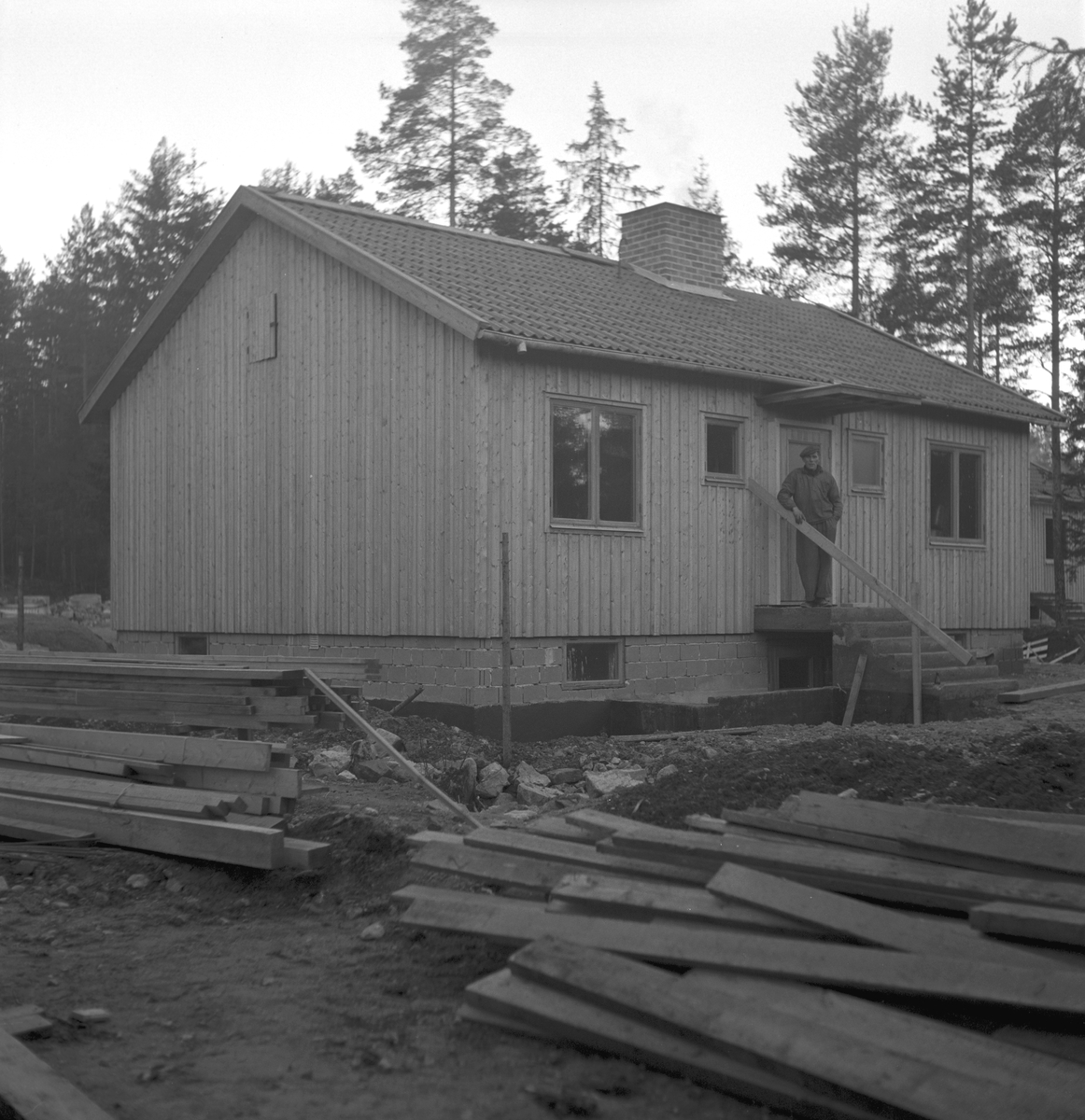 Nybyggd gård. November 1948. Herr Oskar Eling, Box 3713, Gävle 3