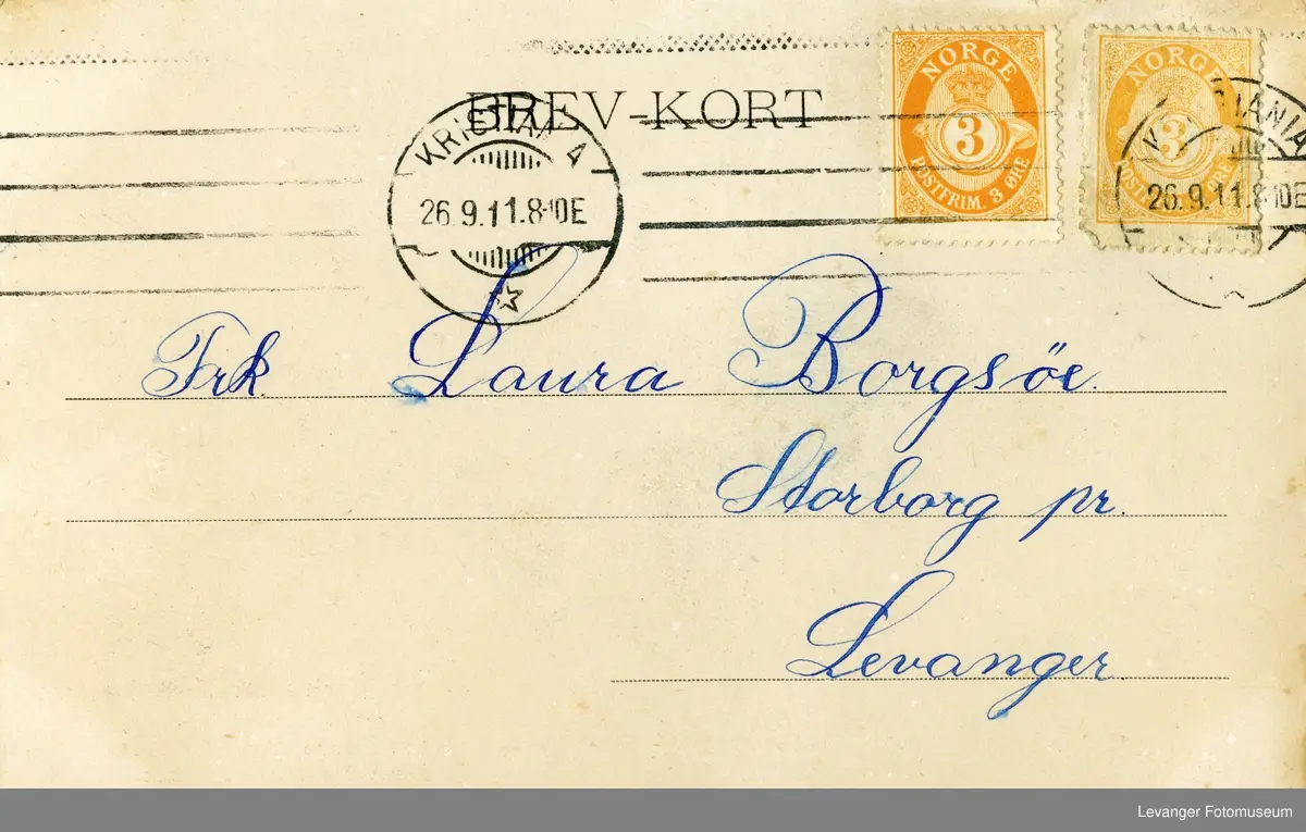 Postkort med motiv fra Christiania Theater og Universitetet i Oslo.