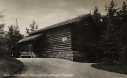 Postkort. Hovestua fra Heddal i Telemark. Utstilling NF.