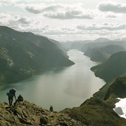 Besseggen med Gjende og Bessvann