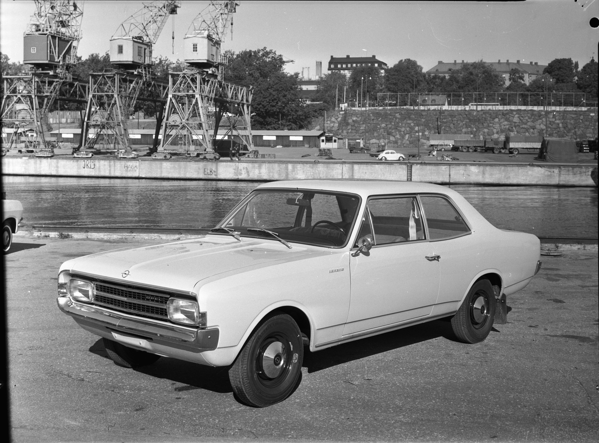 Typbesiktning. Opel Rekord (911-266-7). >>